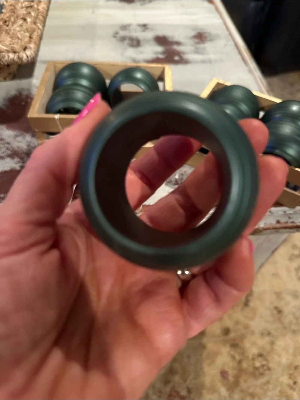 Pier 1 Set of 8 Green Napkin Rings NWT Wood Display Crates Table Decor classic